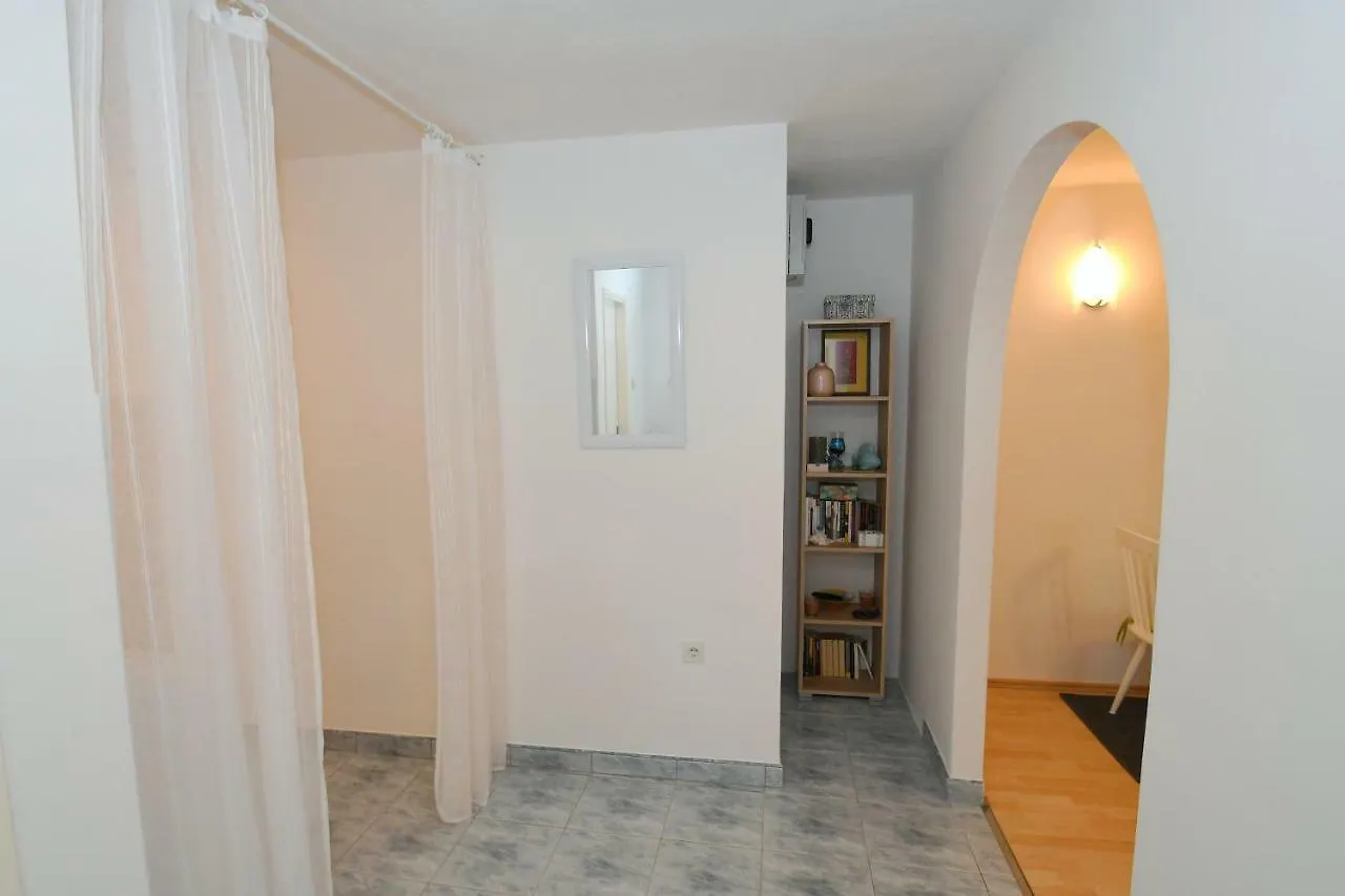 Ibi Apartment Marinici