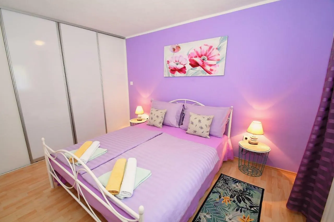 Ibi Apartment Marinici